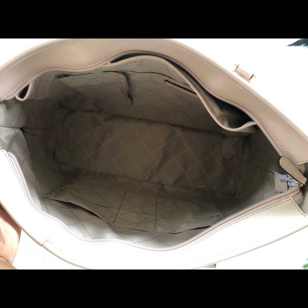 New Mk Black Large Zipper Tote - Picture 5 of 7